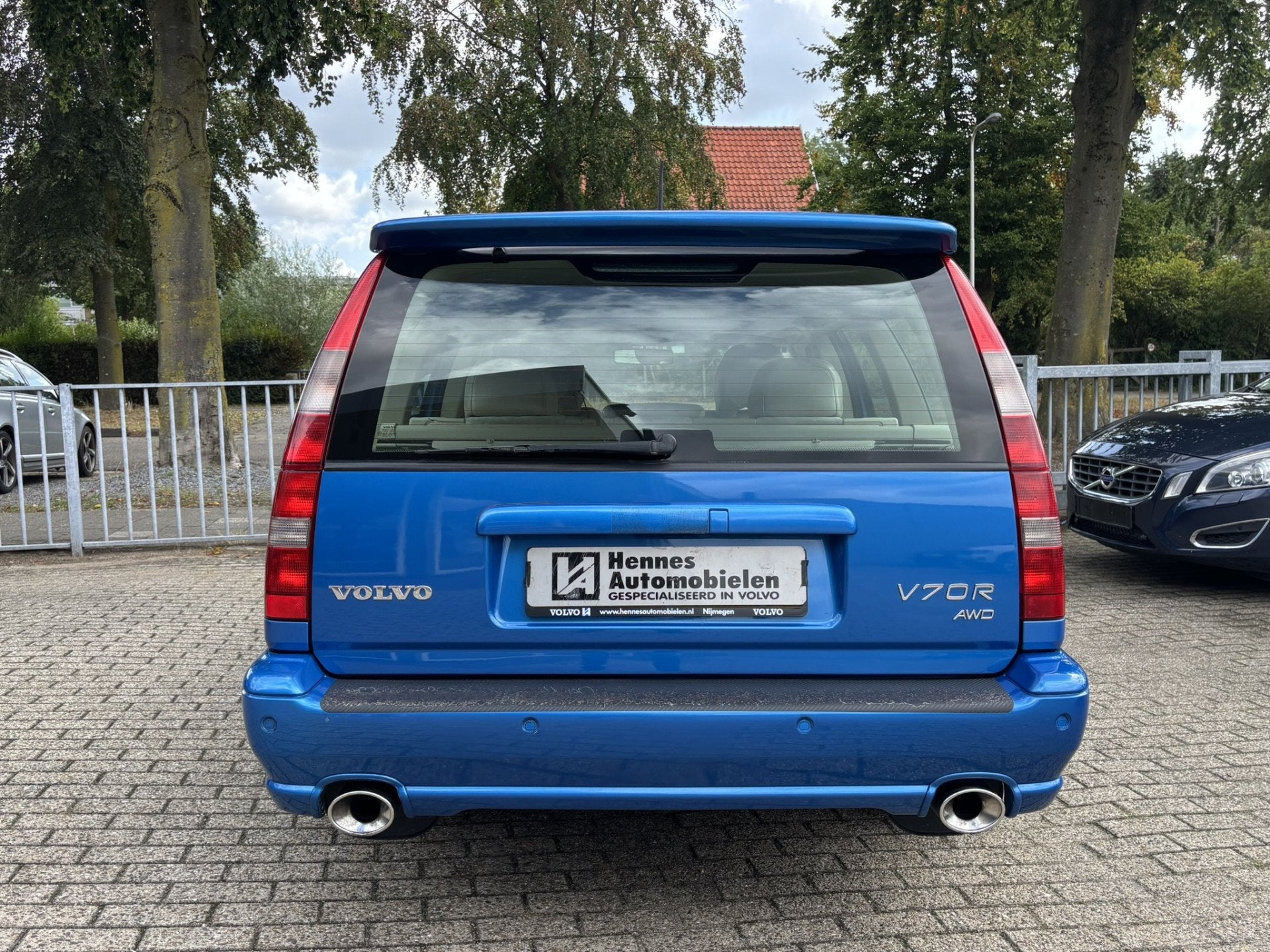 Volvo V70 2.4 R 265pk AWD LASER BLUE Schuifdak Family, foto 6