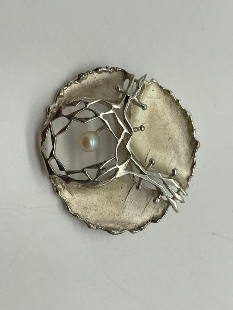E116 Prachtige zilveren broche Kordes & Lichtenfels, Ophalen of Verzenden, Zilver, Broche, Met edelsteen