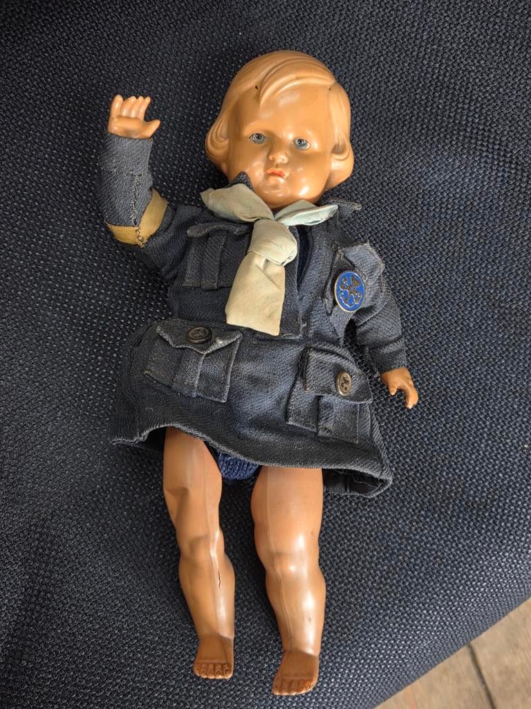 Oude pop met uniform jaren 40, Antiek en Kunst, Antiek | Speelgoed, Ophalen of Verzenden