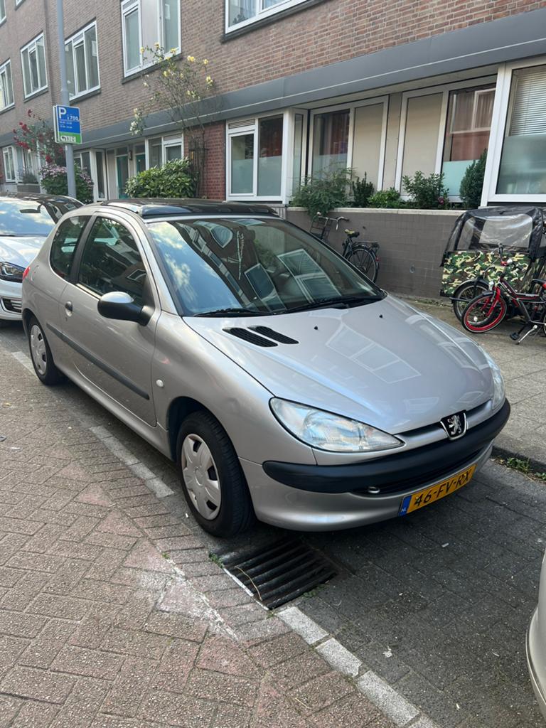 Peugeot 206 1.4 3D AUT 2000 Grijs, Auto's, Peugeot, Particulier, Benzine, Hatchback, Automaat, Origineel Nederlands, Zilver of Grijs