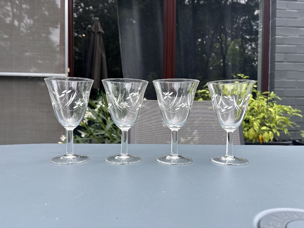 Set van 4 Vintage Geëtste Wijnglazen – Bladmotief, Antiek en Kunst, Antiek | Glas en Kristal, Ophalen of Verzenden