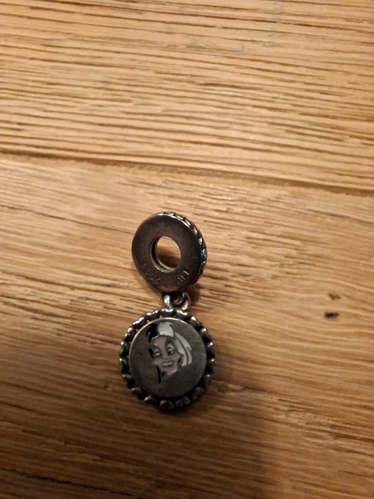Pandora Disney Cruella (dalmatiërs), Ophalen of Verzenden, Zo goed als nieuw, Zilver, Pandora