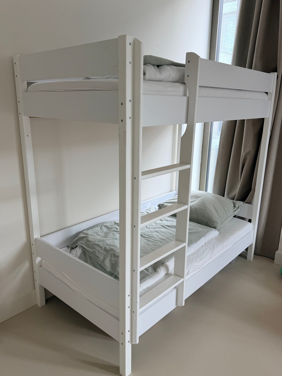 Wit stapelbed 70x160 cm incl. matrassen -  1 jaar oud, Ophalen, 70 cm of minder, Tweepersoons, Zo goed als nieuw