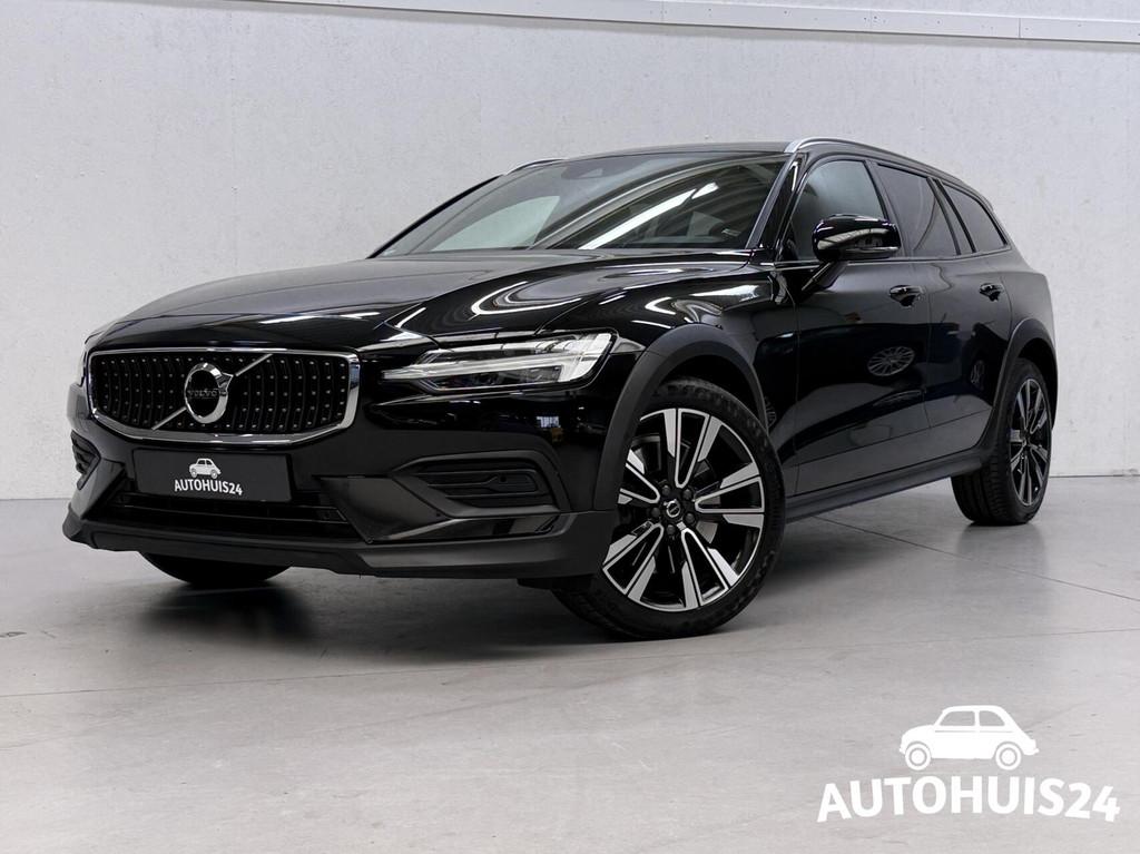 Volvo V60 Cross Country 2.0 T5 AWD Momentum Pro 250PK HEAD-U, Automaat, Stof, Zwart, 14 km/l