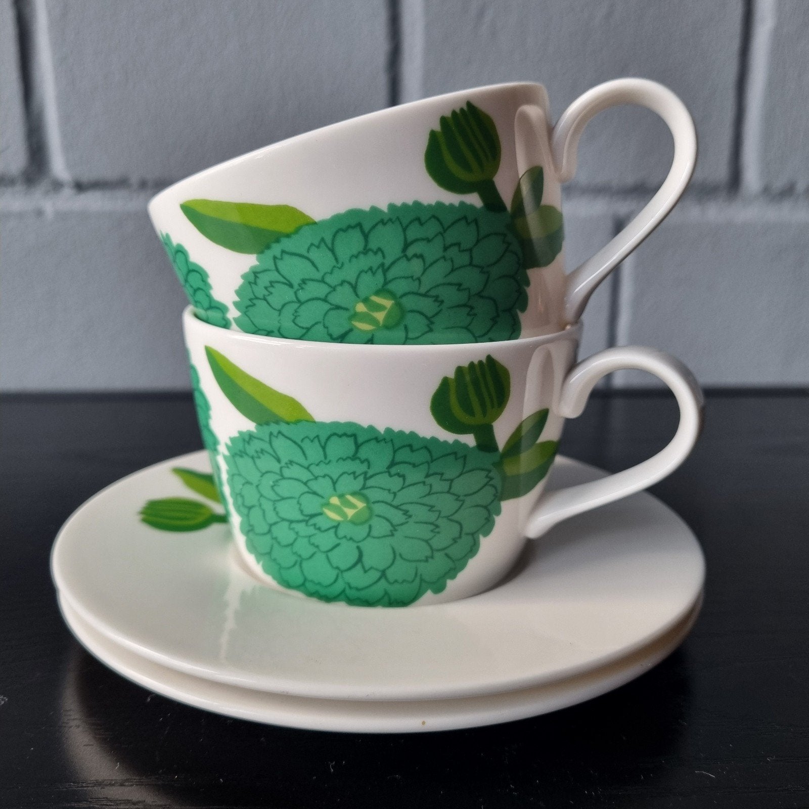 2x kop en schotel, Iittala, "Primavera" Marimekko, Iittala, Huis en Inrichting, Keuken | Servies, Ophalen of Verzenden, Zo goed als nieuw