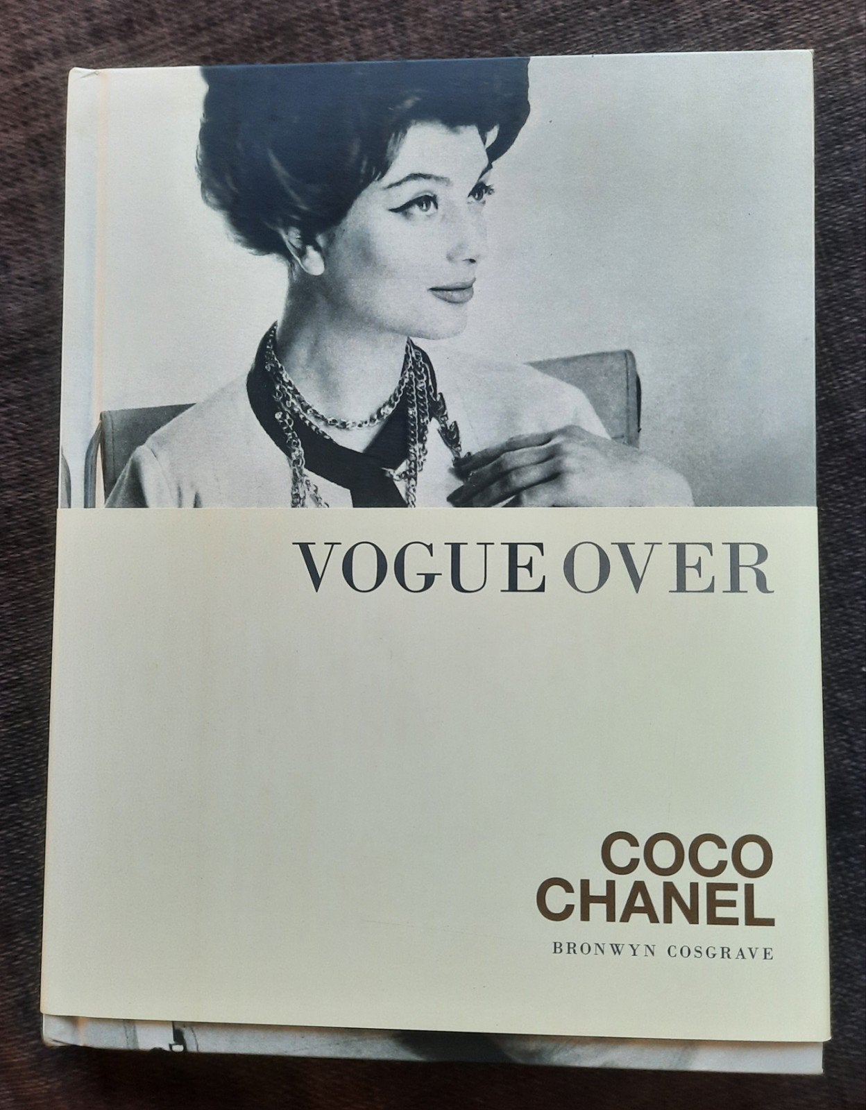 Vogue Over Coco Chanel - Bronwyn Cosgrave, Boeken, Ophalen of Verzenden, Zo goed als nieuw, Couturiers, Bronwyn Cosgrave