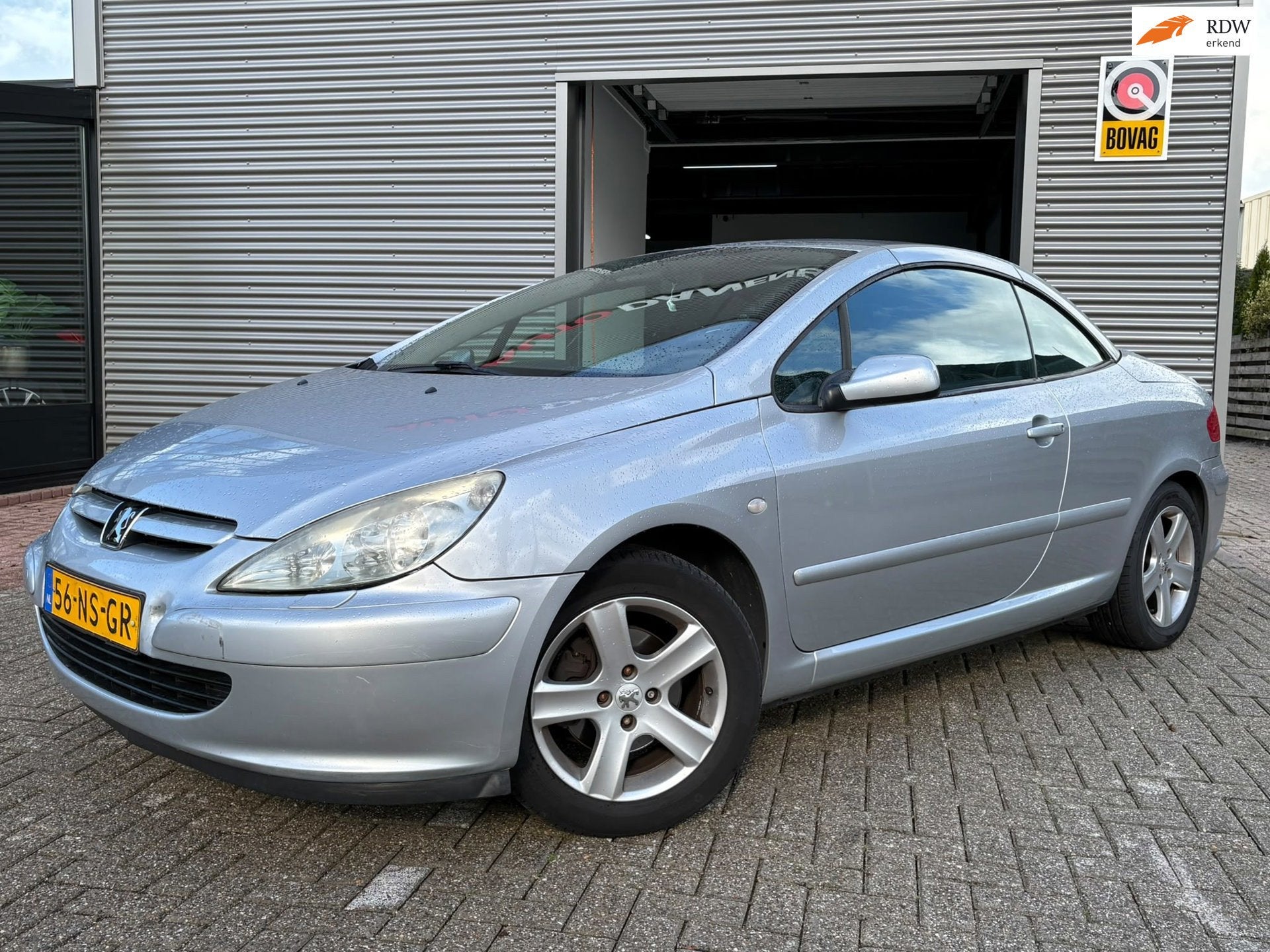 Peugeot 307 CC 2.0-16V CABRIO NIEUWE-APK, LEDER!, Auto's, Voorwielaandrijving, Gebruikt, Zwart, 4 cilinders