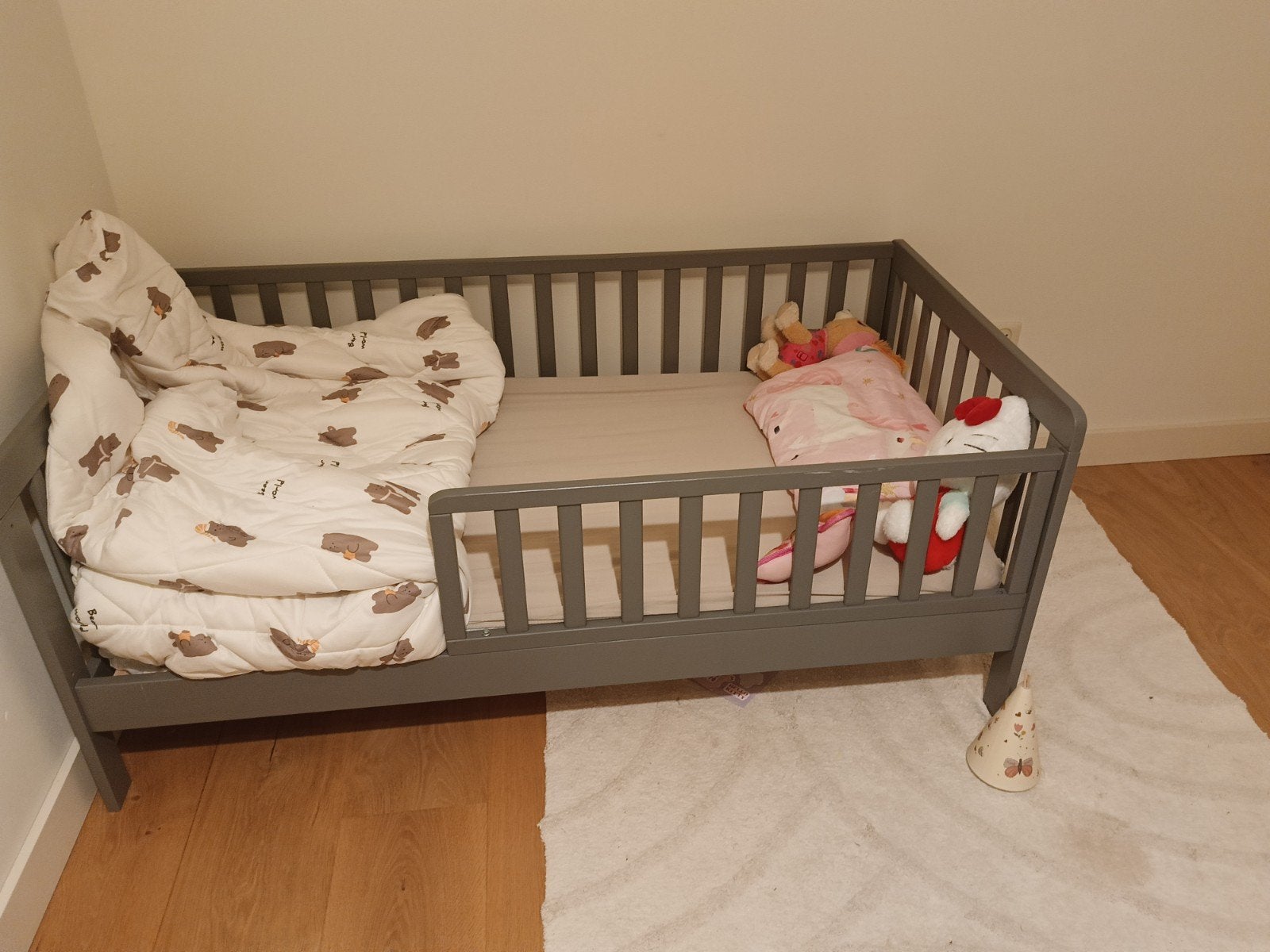 Petite Amelie peuterbed140x70 grijs met matras, Ophalen, 70 tot 85 cm, 140 tot 160 cm, Zo goed als nieuw
