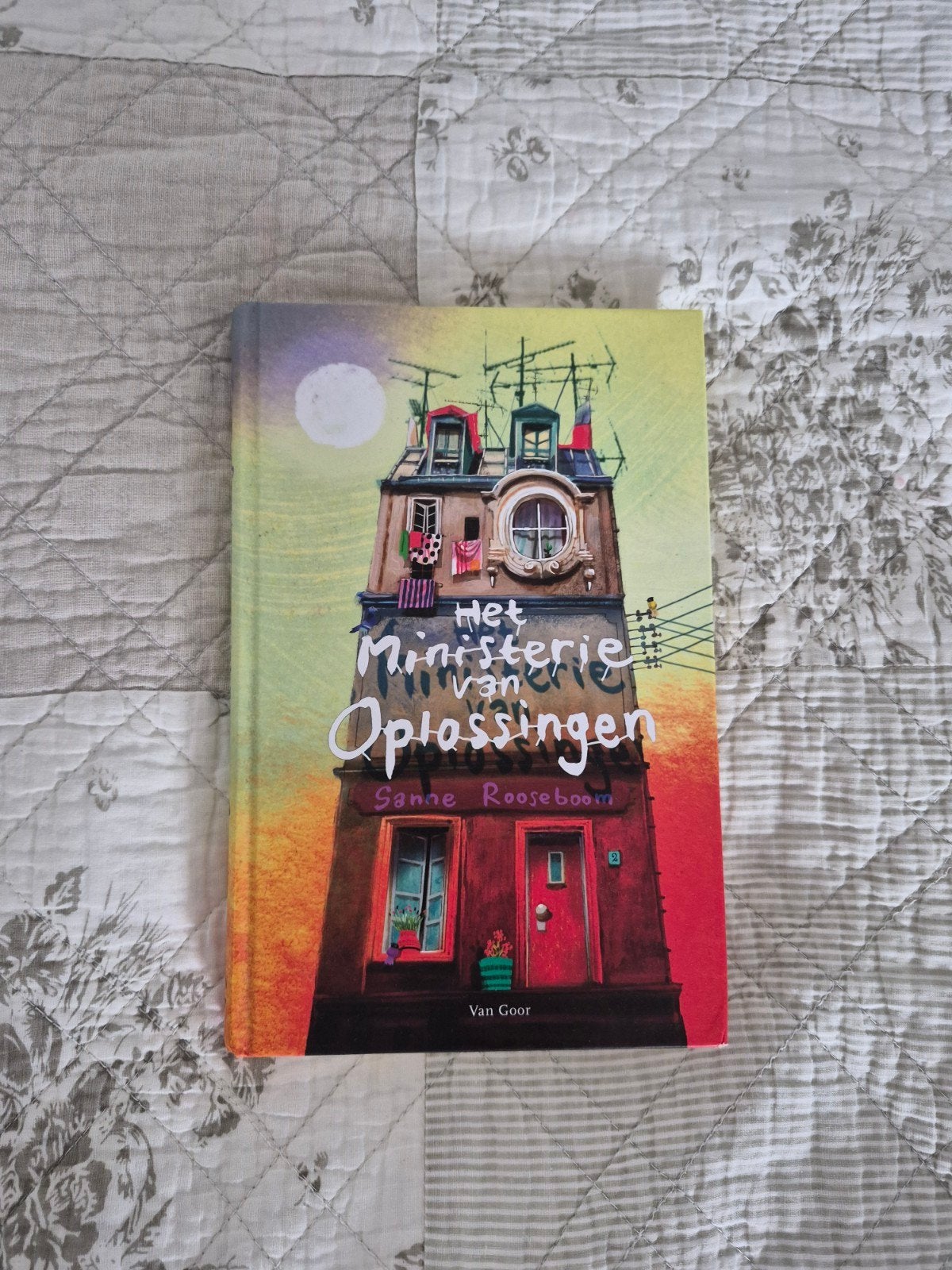 Het Ministerie van Oplossingen - Sanne Rooseboom, Ophalen of Verzenden, Zo goed als nieuw, Sanne Rooseboom, Fictie