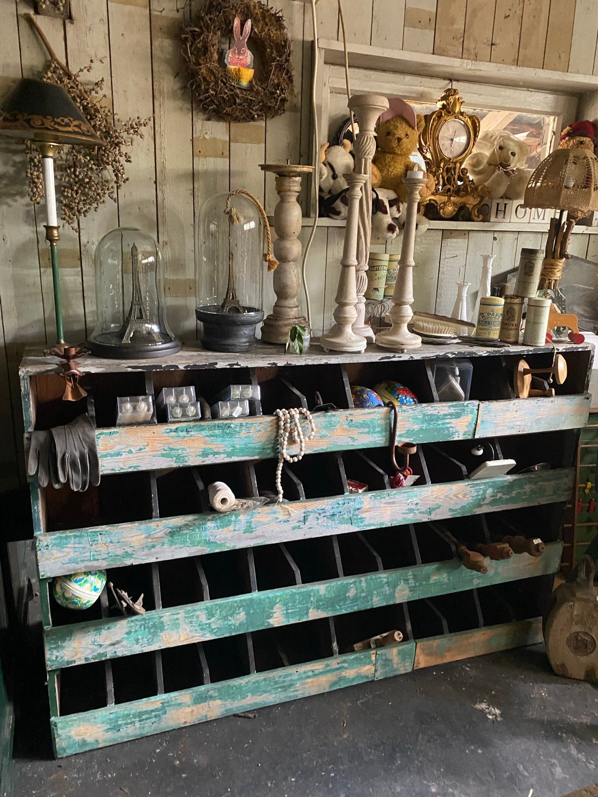 Oude houten vakkenkast - Eyecatcher in huis, Ophalen
