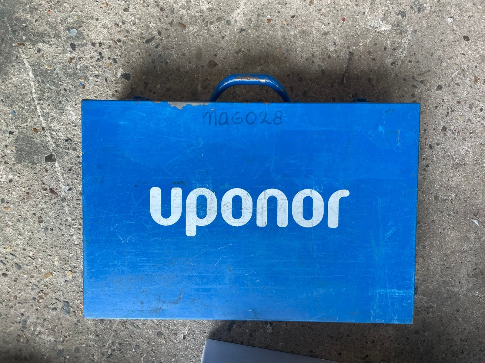 Uponor stalen persbek opbergkoffer, Gebruikt, Minder dan 30 cm, Overige typen, Minder dan 60 cm