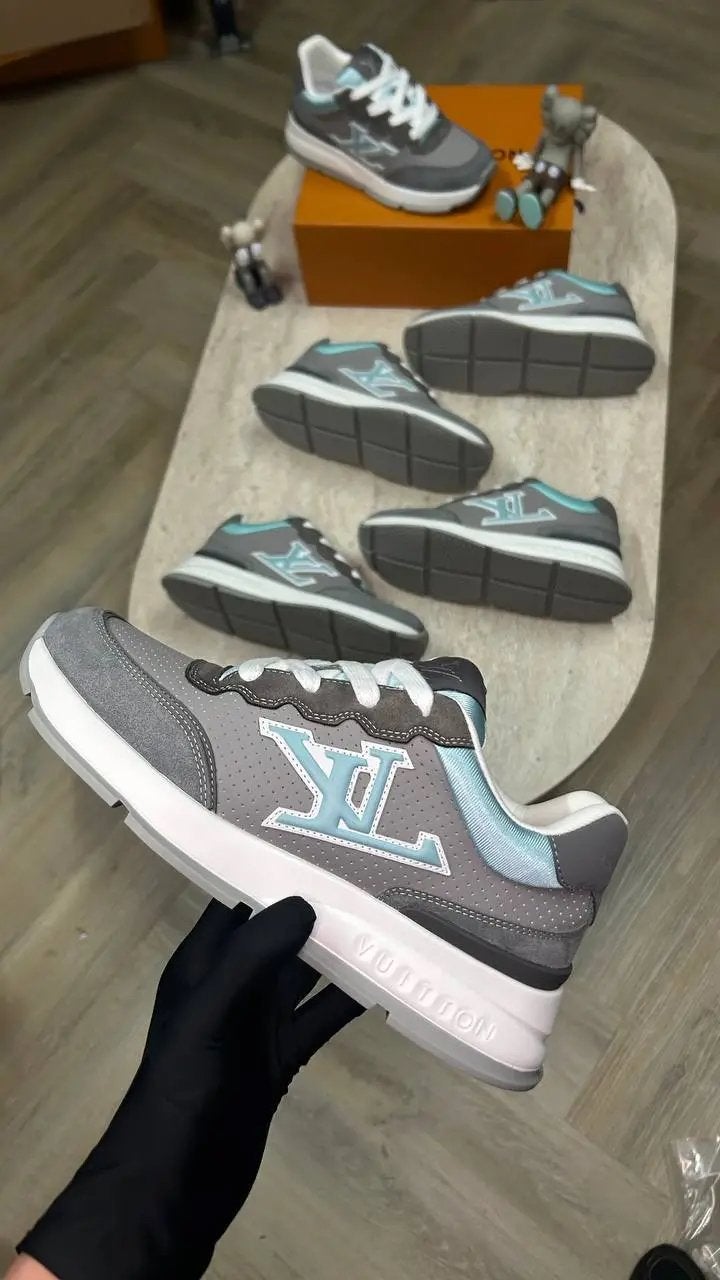 Lv clasic sneakers, Kleding | Heren, Schoenen, Ophalen of Verzenden