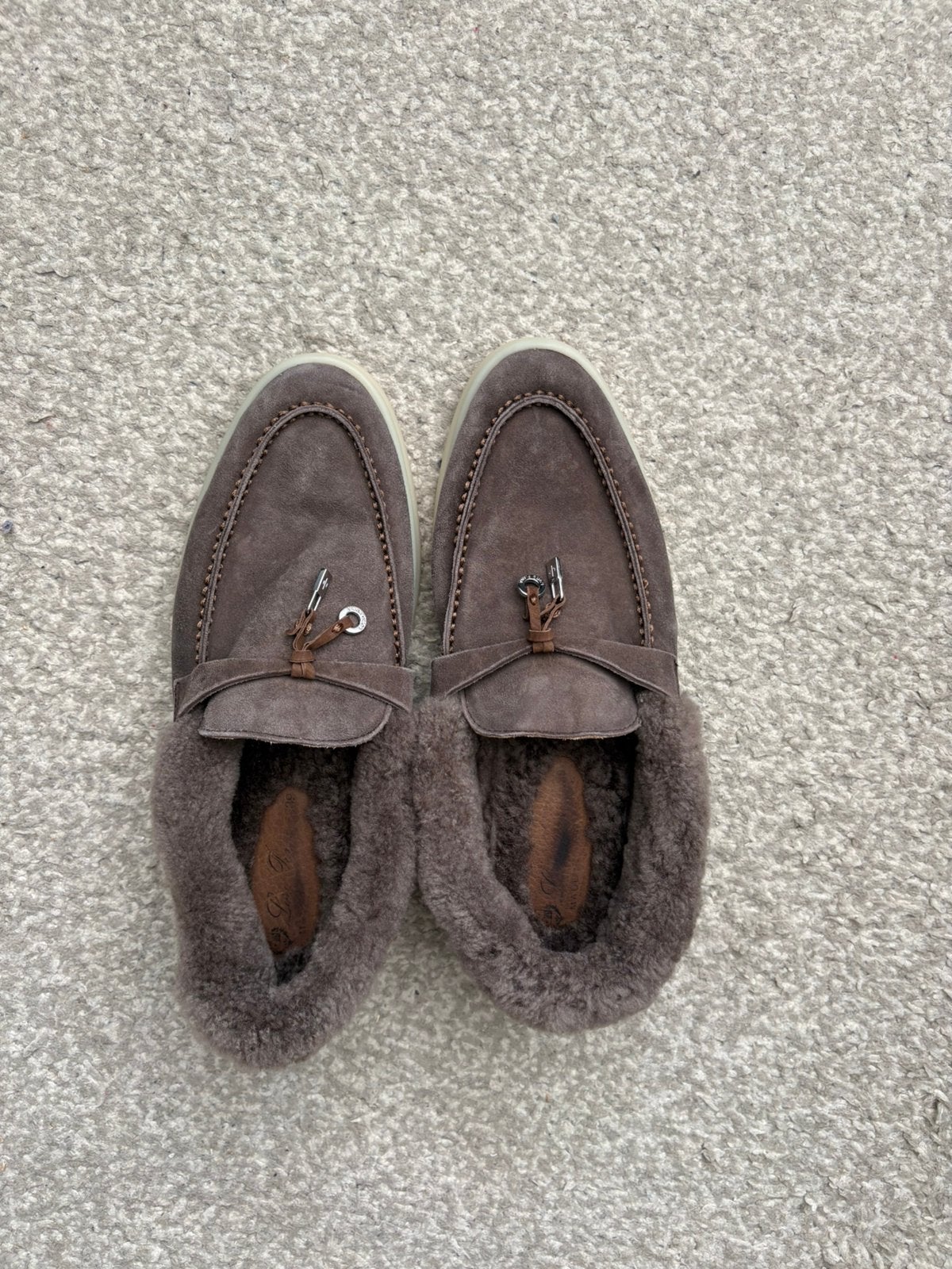Loro piana, Kleding | Dames, Schoenen, Ophalen of Verzenden, Zo goed als nieuw, Sneakers of Gympen