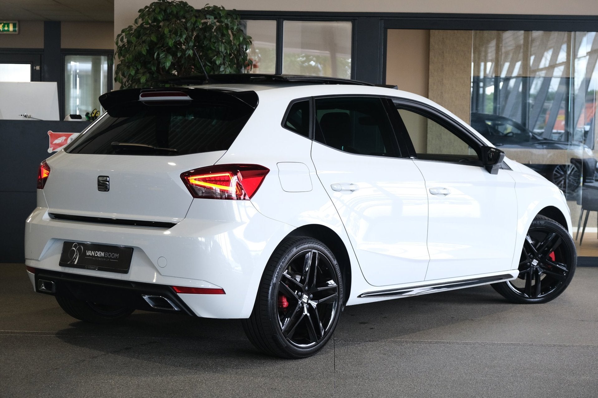 Seat Ibiza 1.5TSI FR DSG 150PK Facelift Pro Black Edition Pa, Auto's, Seat, Stof, 4 cilinders, 150 pk, Origineel Nederlands