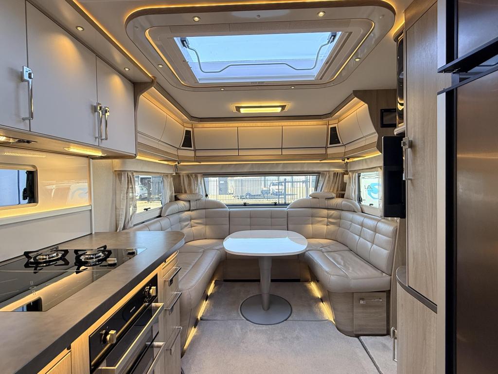 Kabe Imperial 740 TDL E8, Schokbreker, Rondzit, 7 tot 8 meter, Bedrijf