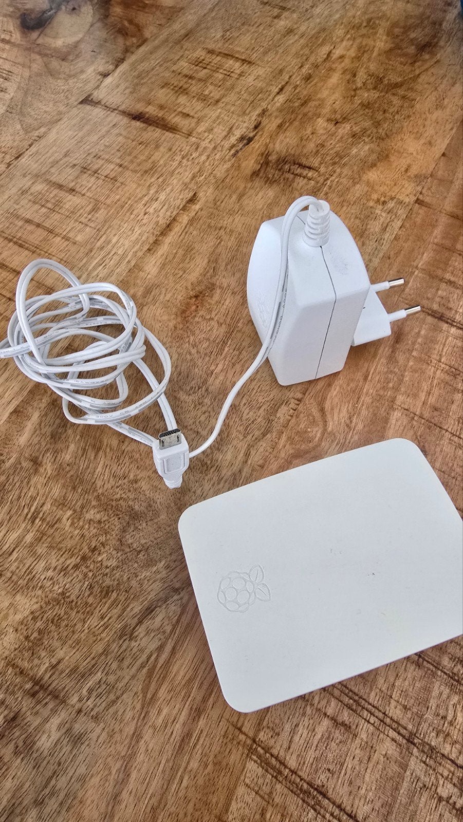 Raspberry Pi 3 Model B met officiële behuizing en adapter, Computers en Software, Ophalen of Verzenden