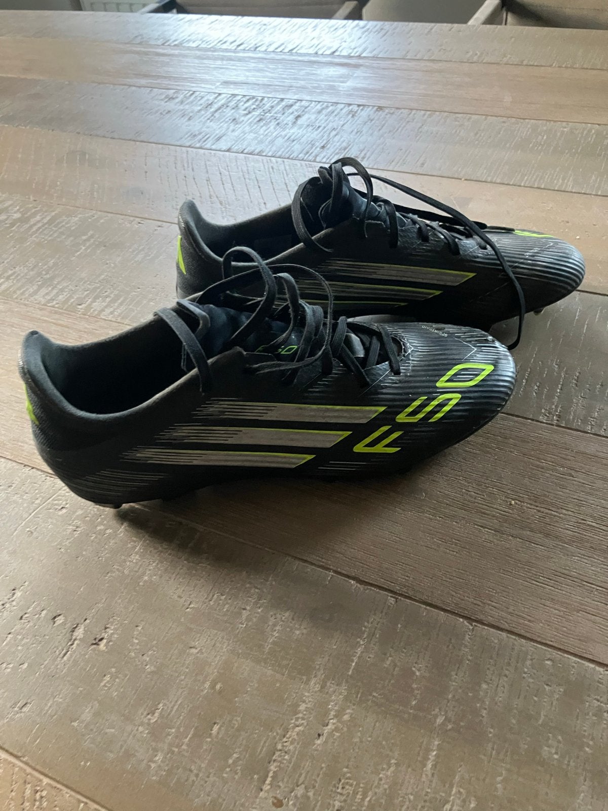 Adidas voetbalschoenen - Maat 40 2/3, Maat XS of kleiner, Ophalen, Zo goed als nieuw, Schoenen