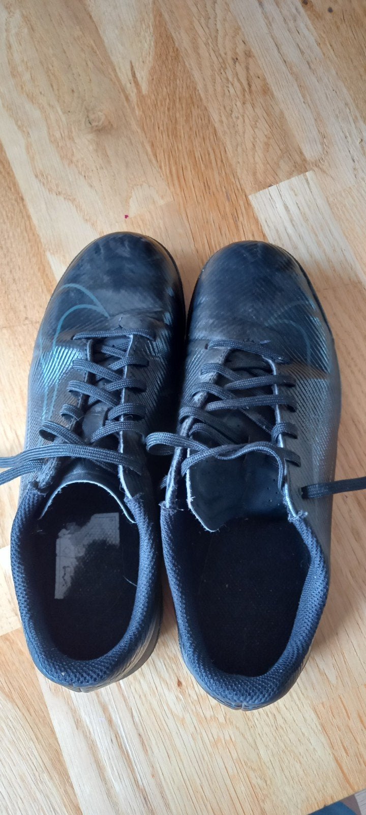 Nike straatvoetbal schoenen maat 38 à 39, Ophalen, Zo goed als nieuw, Schoenen