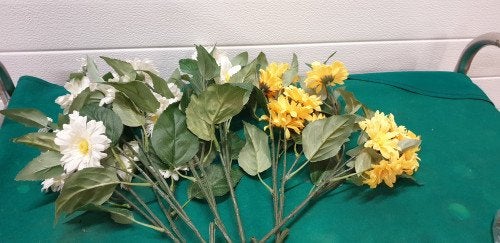 kunstbloemen wit en geel, Ophalen of Verzenden, 'T Olde Gre-j, Info@toldegrej.nl, Endepoelstraat 20f Didam