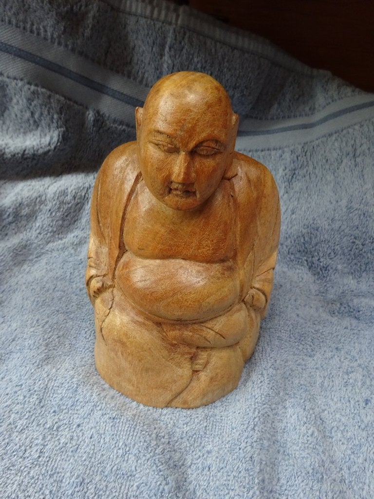 Houten Boeddha beeld (rug met Parasiethout gedeelte), Antiek en Kunst, Minder dan 20 cm, Verzenden, Handgemaakt, Beeld