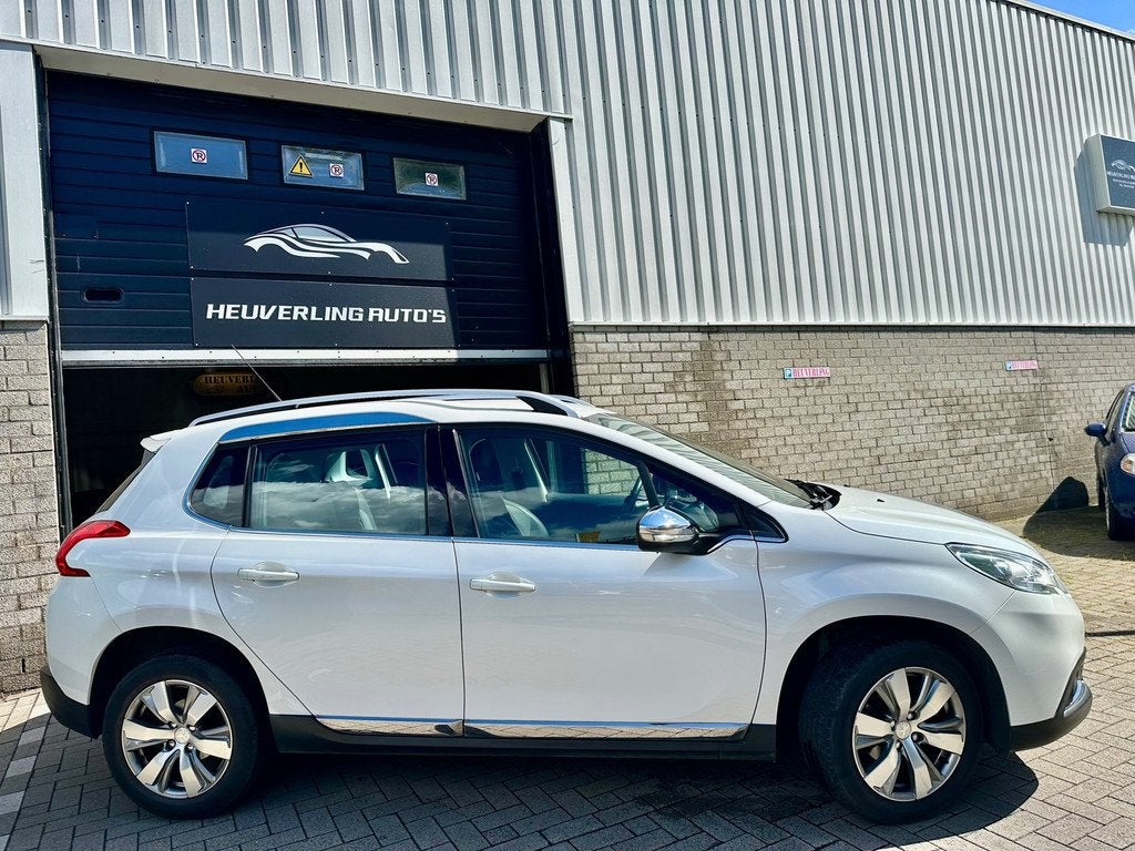Peugeot 2008 1.2 PureTech Allure | Riem V.V | Clima | Navi |, Auto's, Peugeot, Voorwielaandrijving, Euro 5, Zwart, 1199 cc