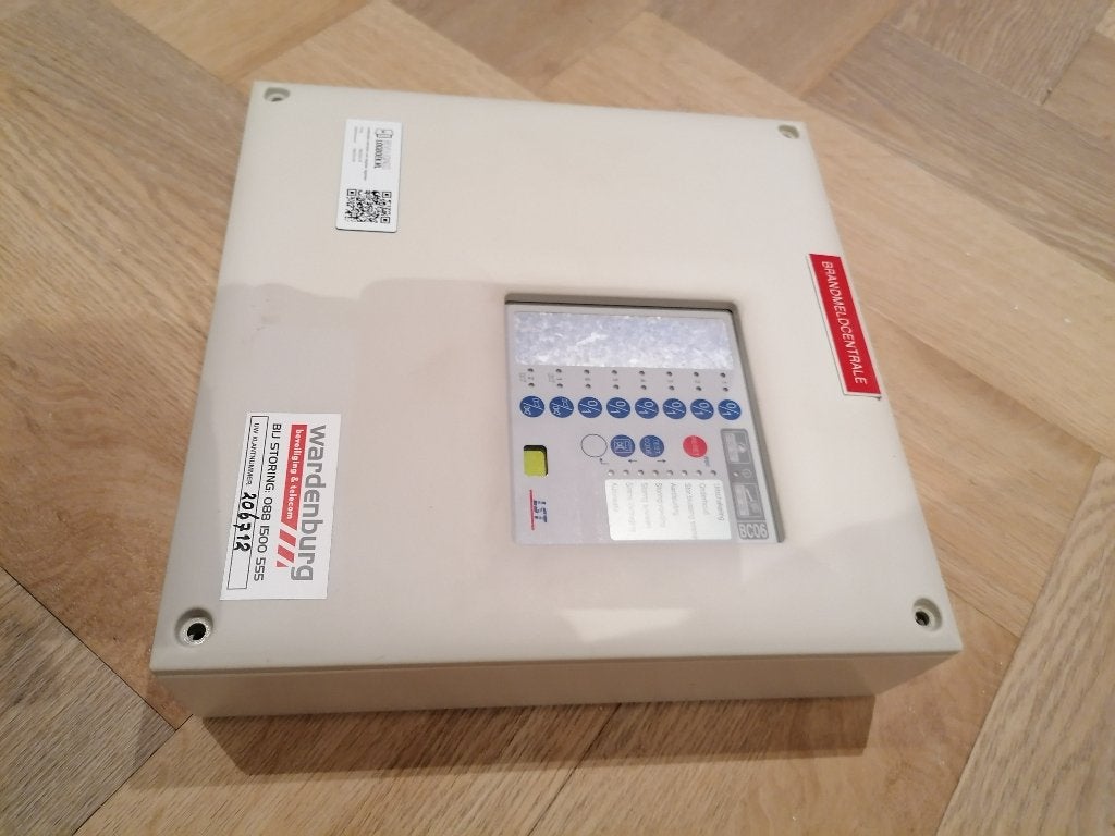 Brandmeldinstallatie incl. vluchtwegarmaturen, Ophalen, Zo goed als nieuw, Compleet systeem, Rook