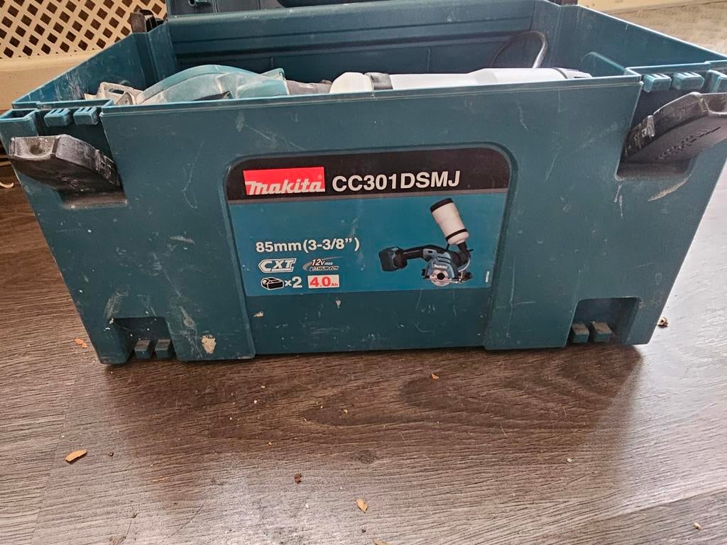 Makita CC301DSM J Diamantsnijder met 3x 4Ah accu's, Minder dan 30 mm, Overige typen, Ophalen of Verzenden, Zo goed als nieuw