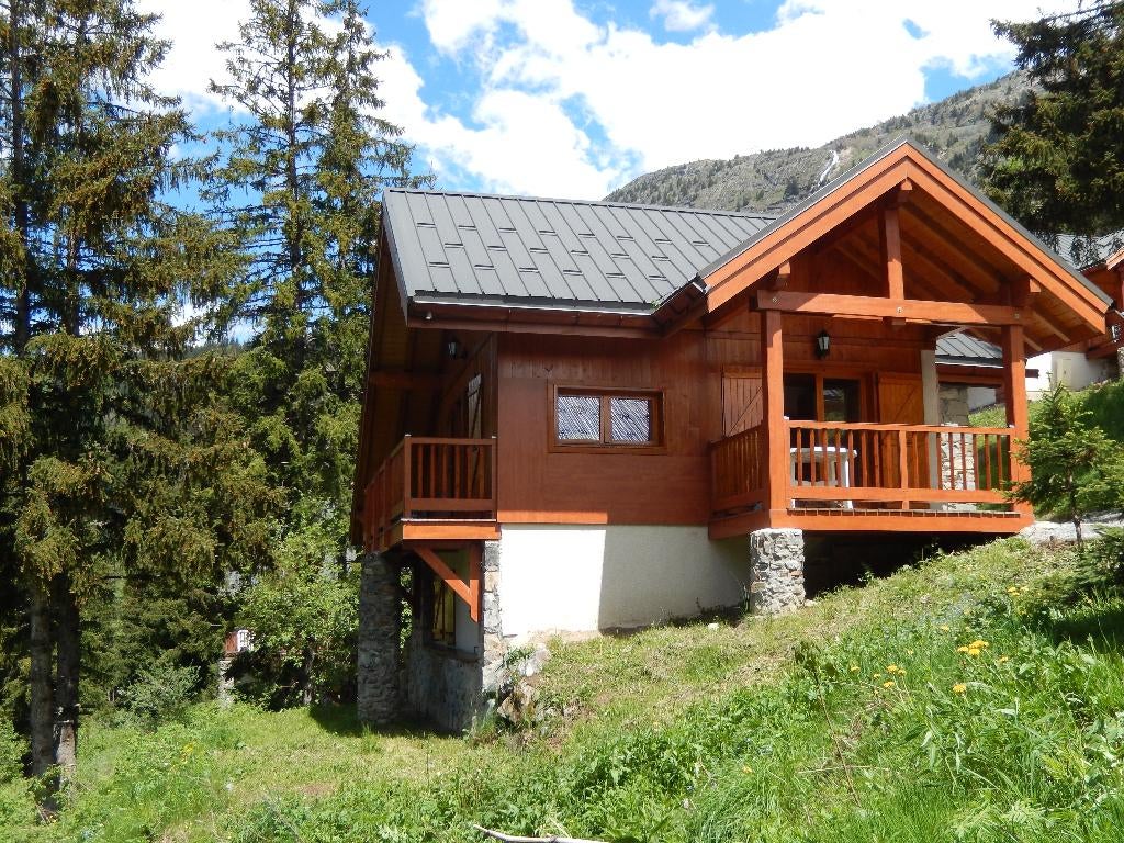 te huur Frankrijk Alpe Huez  Oz  chalet 8p vanaf € 895  p/wk, 4 of meer slaapkamers, Dorp, Open haard, In bos
