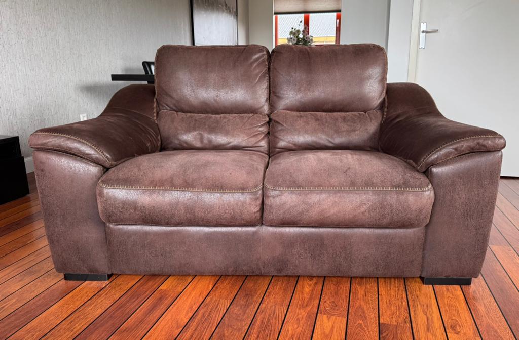 Tweezit bruine bank leer nubuck nette staat, 150 tot 200 cm, Rechte bank, Ophalen, Geschuurd leer (nubuck)