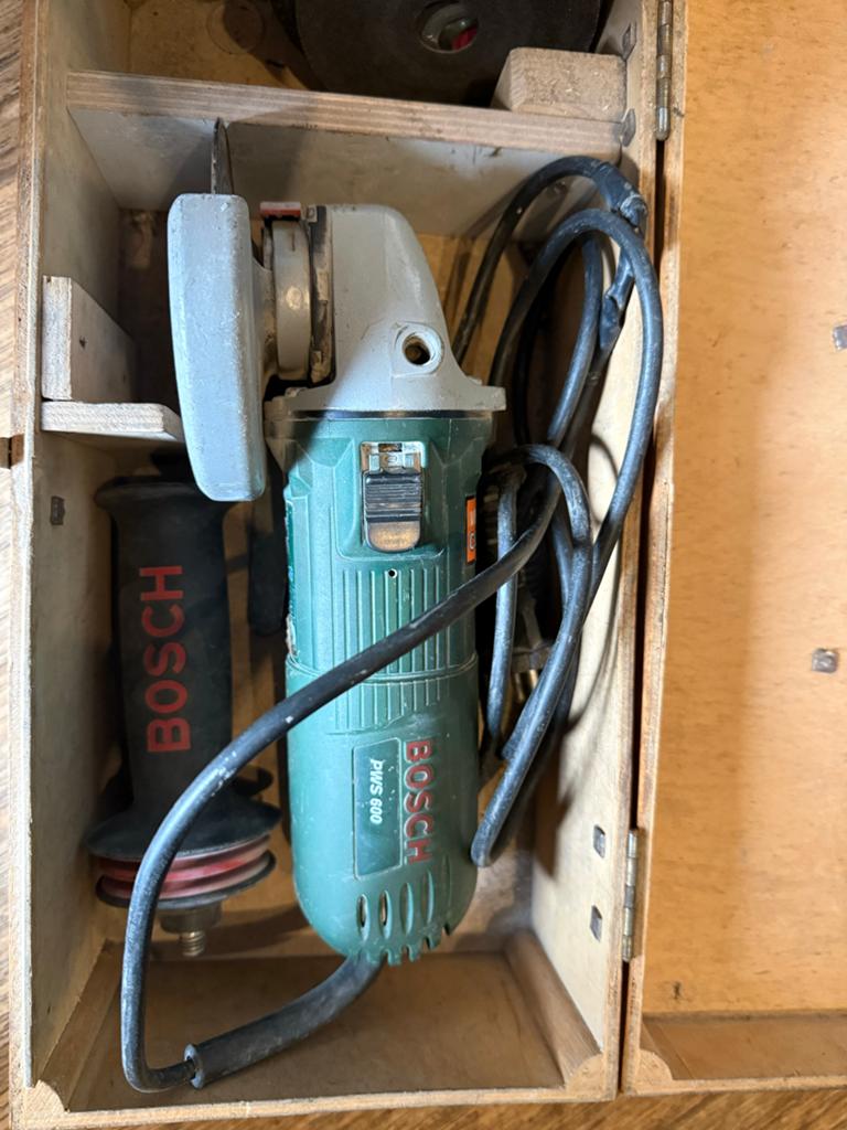 Bosch PWS 600 Haakse Slijper in Houten Kist, Ophalen of Verzenden, Gebruikt, Minder dan 700 watt, Haakse handslijpmachine