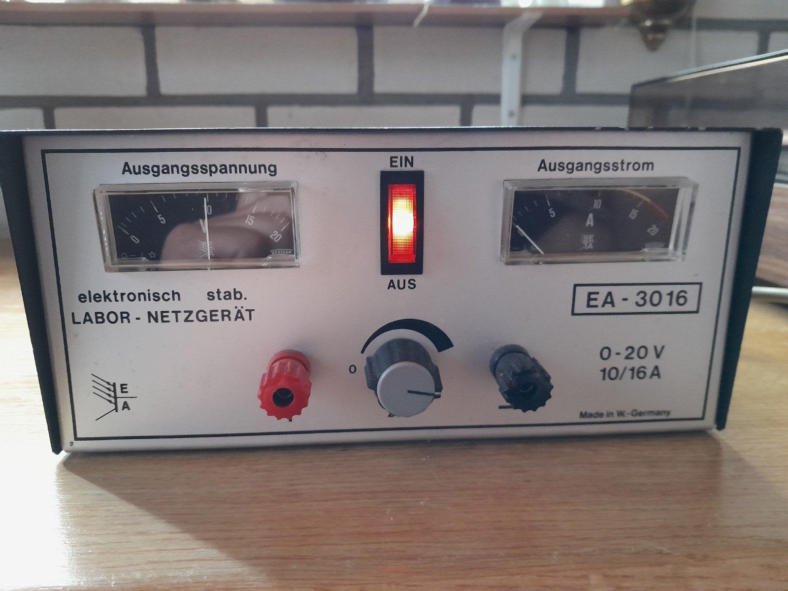 Gestabiliseerde voeding 0 tot 20V / 16A max, Ophalen of Verzenden, Gebruikt