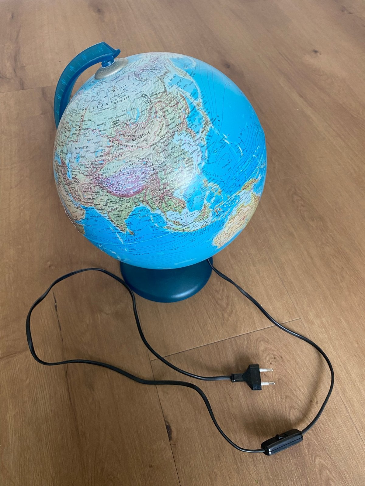 Mooie wereldbol - Verlicht en decoratief, Ophalen, Verlicht, Gebruikt