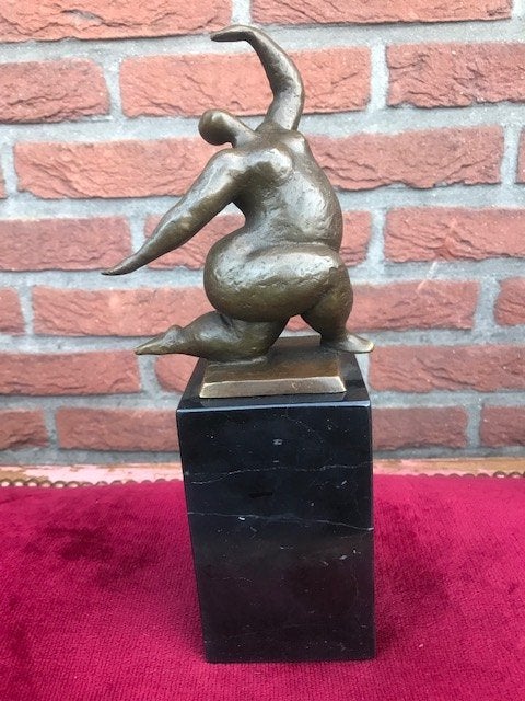vrolijke gezette dame, brons en marmer, Antiek en Kunst, Antiek | Koper en Brons, Ophalen of Verzenden, Brons