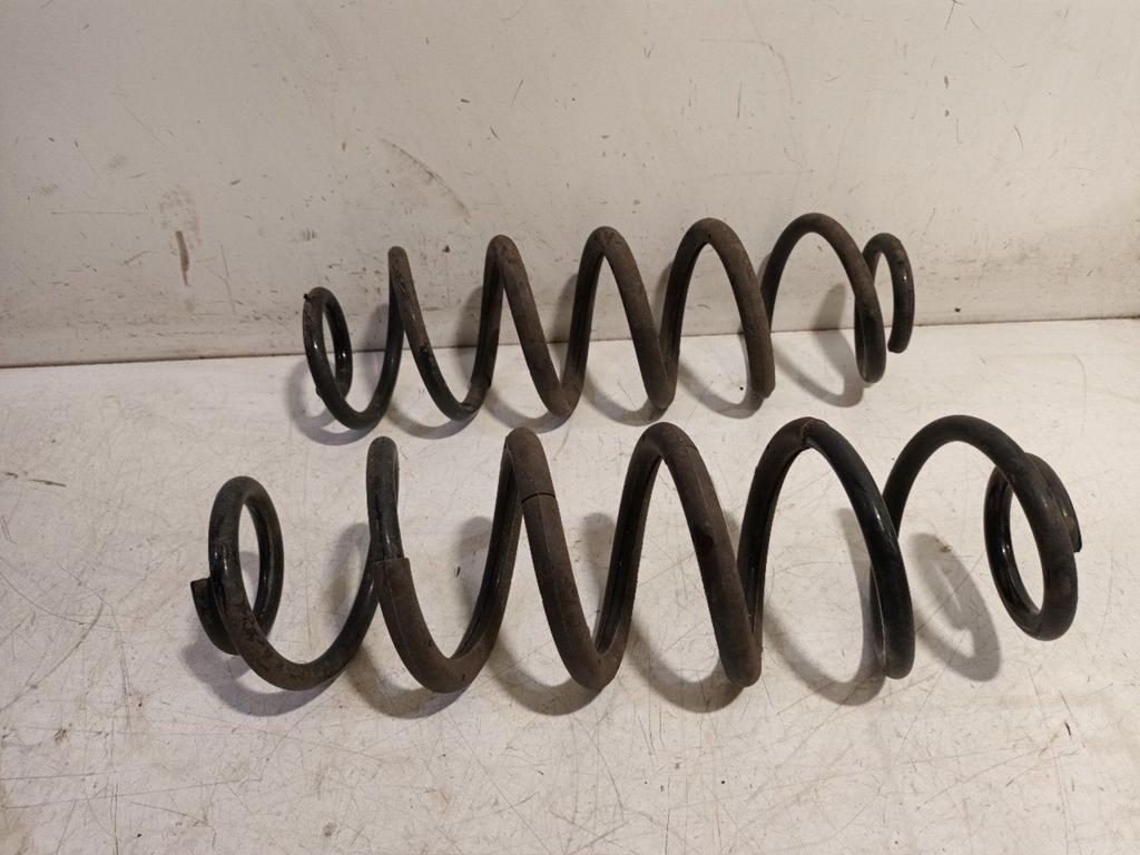 Spiraalveer achter links of rechts uitwisselbaar Toyota C-HR, Auto-onderdelen, Onderdelen@venauto.nl, Van der Ven Autorecycling B.V.
