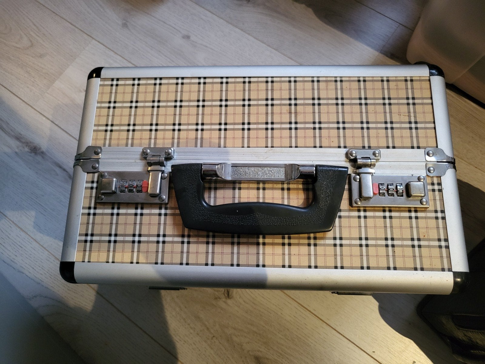 kappers/ make up koffer met burberry print, Gebruikt, Beige, Ophalen of Verzenden, Met slot