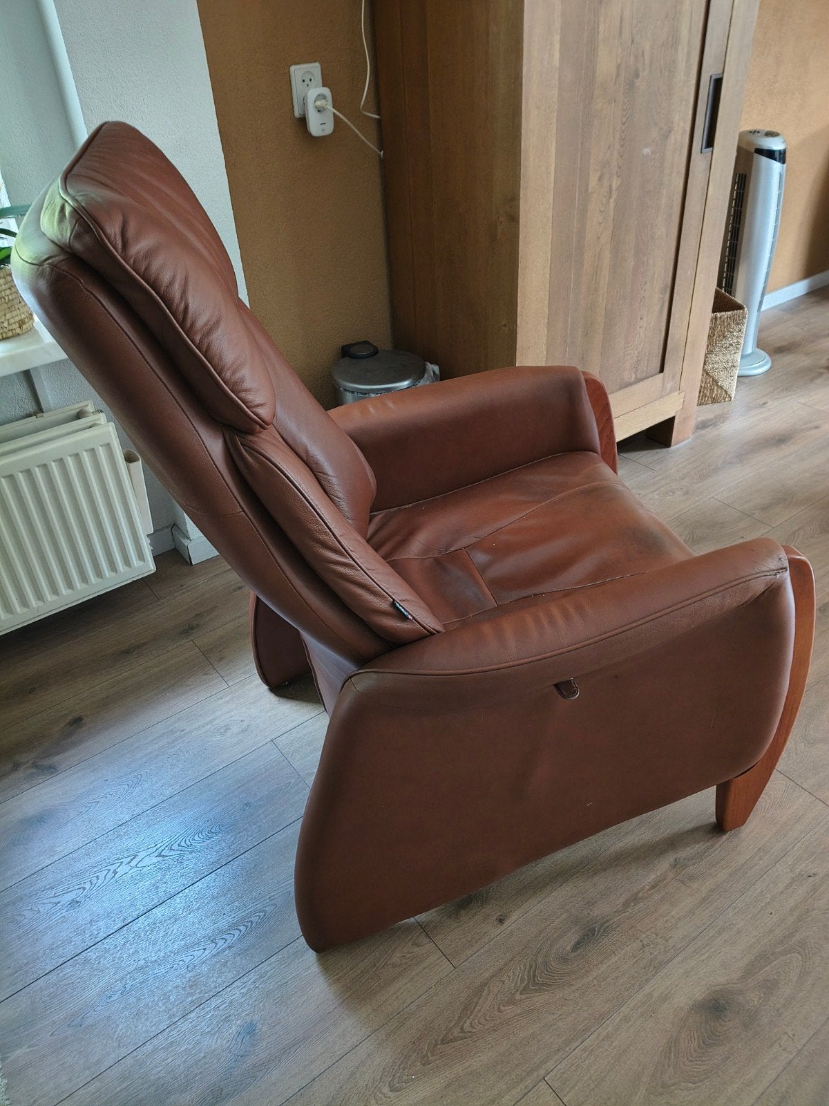 Te koop relaxfauteuil, Ophalen, Gebruikt, 50 tot 75 cm, Leer