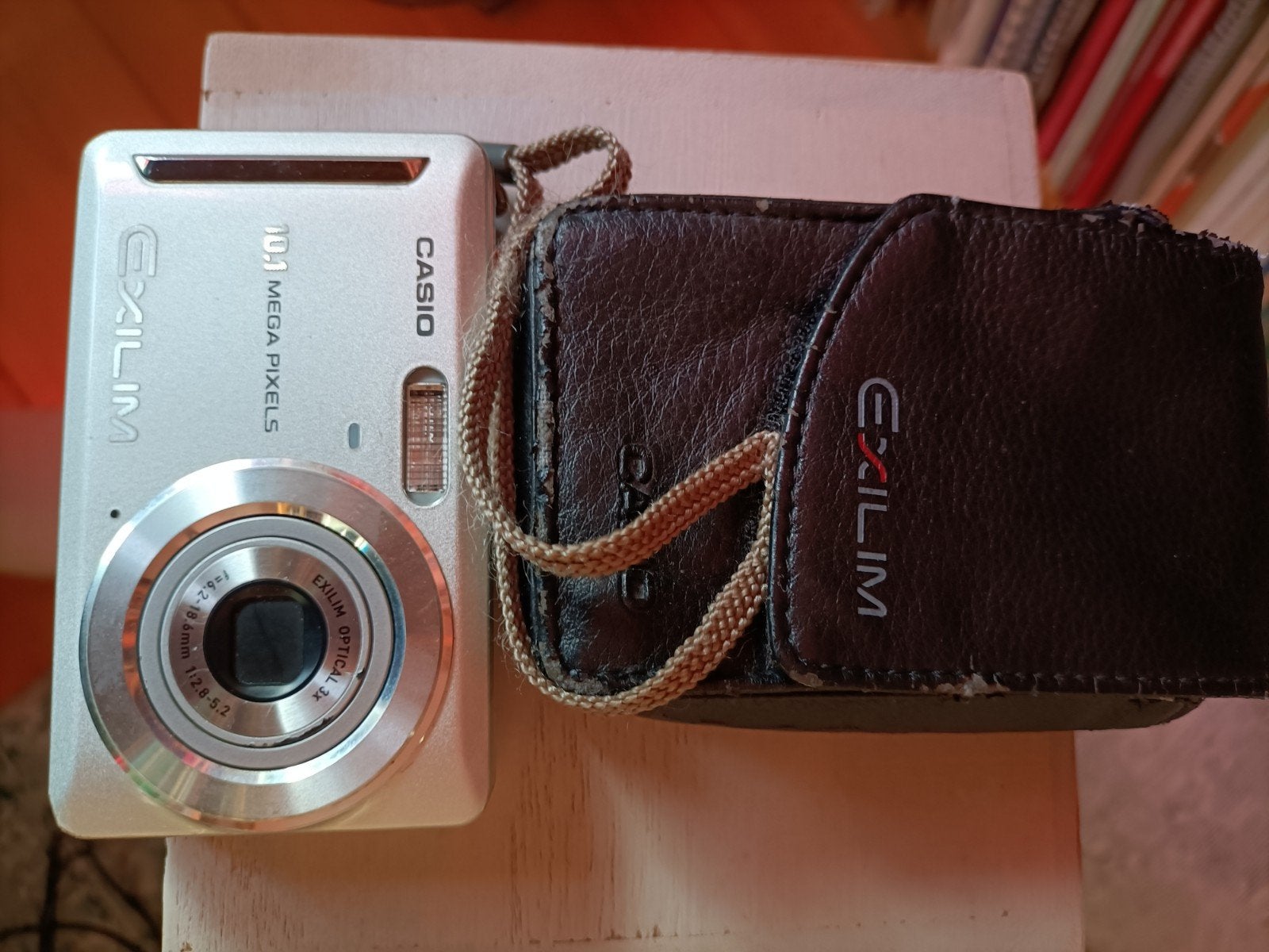 Casio Exilim EX-Z29 Compactcamera met Oplader en Batterij, Casio, Gebruikt, Accu, Ophalen of Verzenden
