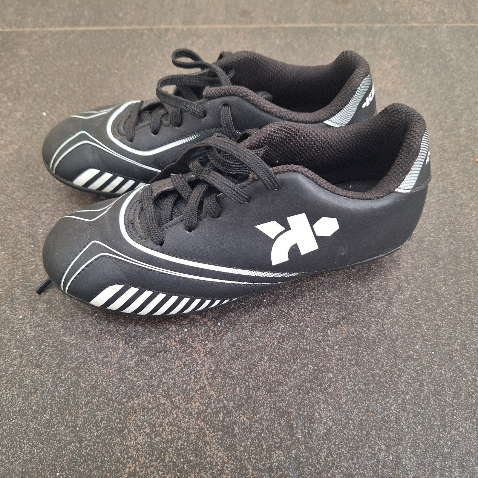 Kipsta voetbalschoenen maat 31 - Zo goed als nieuw, Ophalen of Verzenden, Nieuw