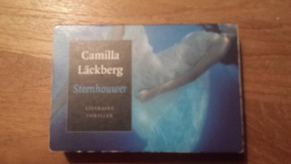 Camilla Lackberg - Steenhouwer ( dwarsligger), Ophalen of Verzenden, Zo goed als nieuw, Camilla Lackberg, Scandinavië