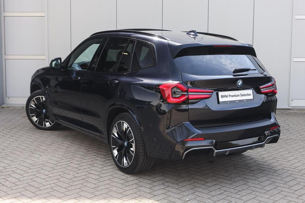 BMW iX3 High Executive / Sportstoelen / Adaptieve LED / Head, Achterwielaandrijving, Gebruikt, 750 kg, Met garantie (alle)