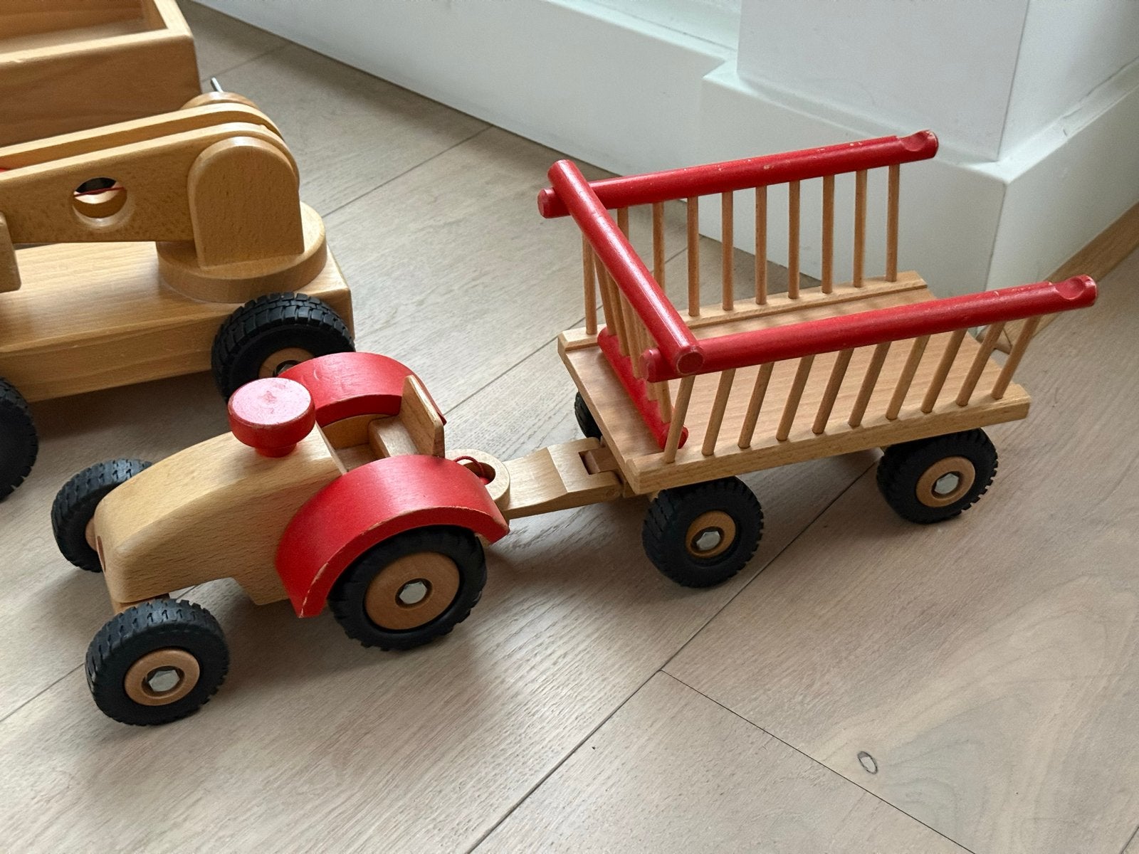 Houten speelgoedvoertuigen set - Kinder Kram, Kinderen en Baby's, Speelgoed | Houten speelgoed, Verzenden, Gebruikt, Rij- of Hobbelspeelgoed
