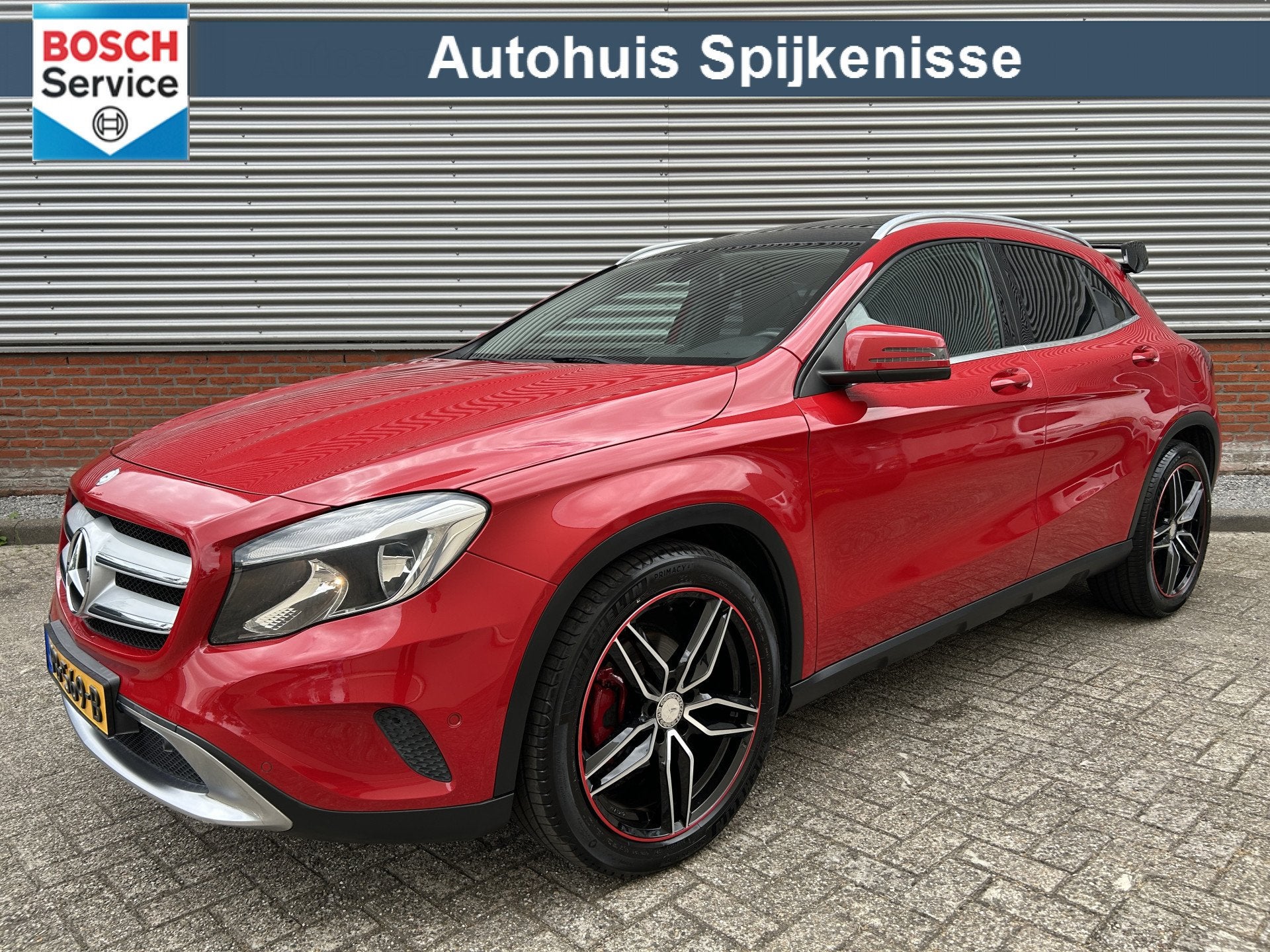 Mercedes-Benz GLA 200 Ambition | AMG | Stoelverwarming | Tre, Voorwielaandrijving, Gebruikt, 1595 cc, Bedrijf