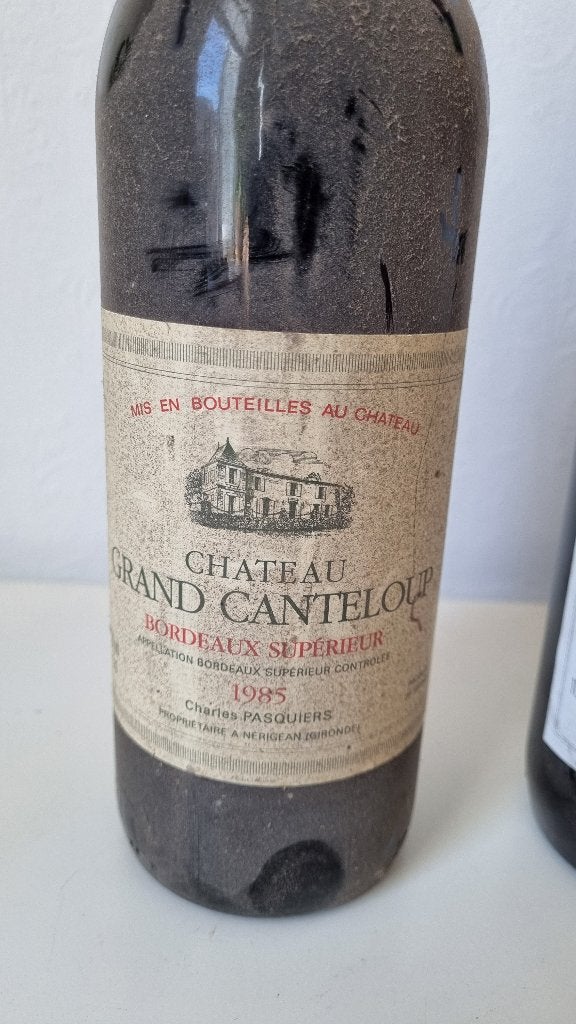 Bordeaux / Cotes de Bourg wijnflessen uit 1982 / 1985, Verzamelen, Frankrijk, Nieuw, Ophalen of Verzenden, Rode wijn