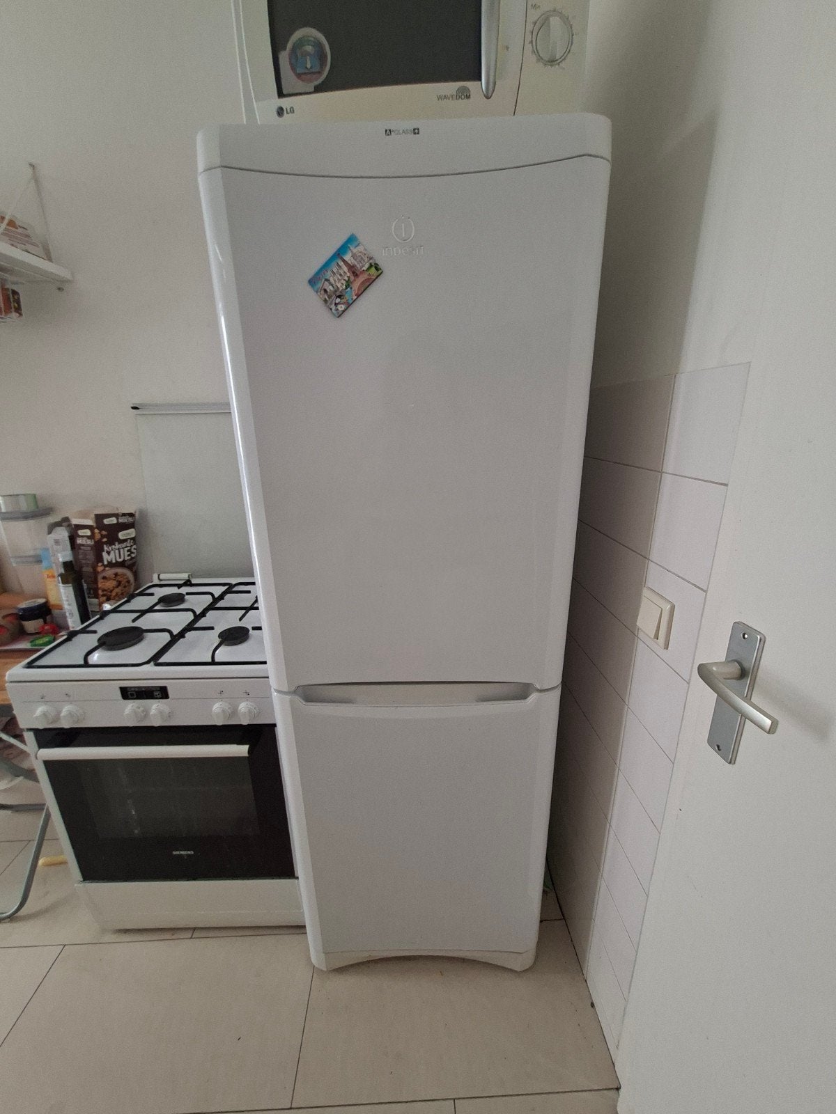 Indesit Koelkast met 3 Vrieslades - Wit, Witgoed en Apparatuur, 150 tot 200 liter, Gebruikt, Met aparte vriezer, 45 tot 60 cm