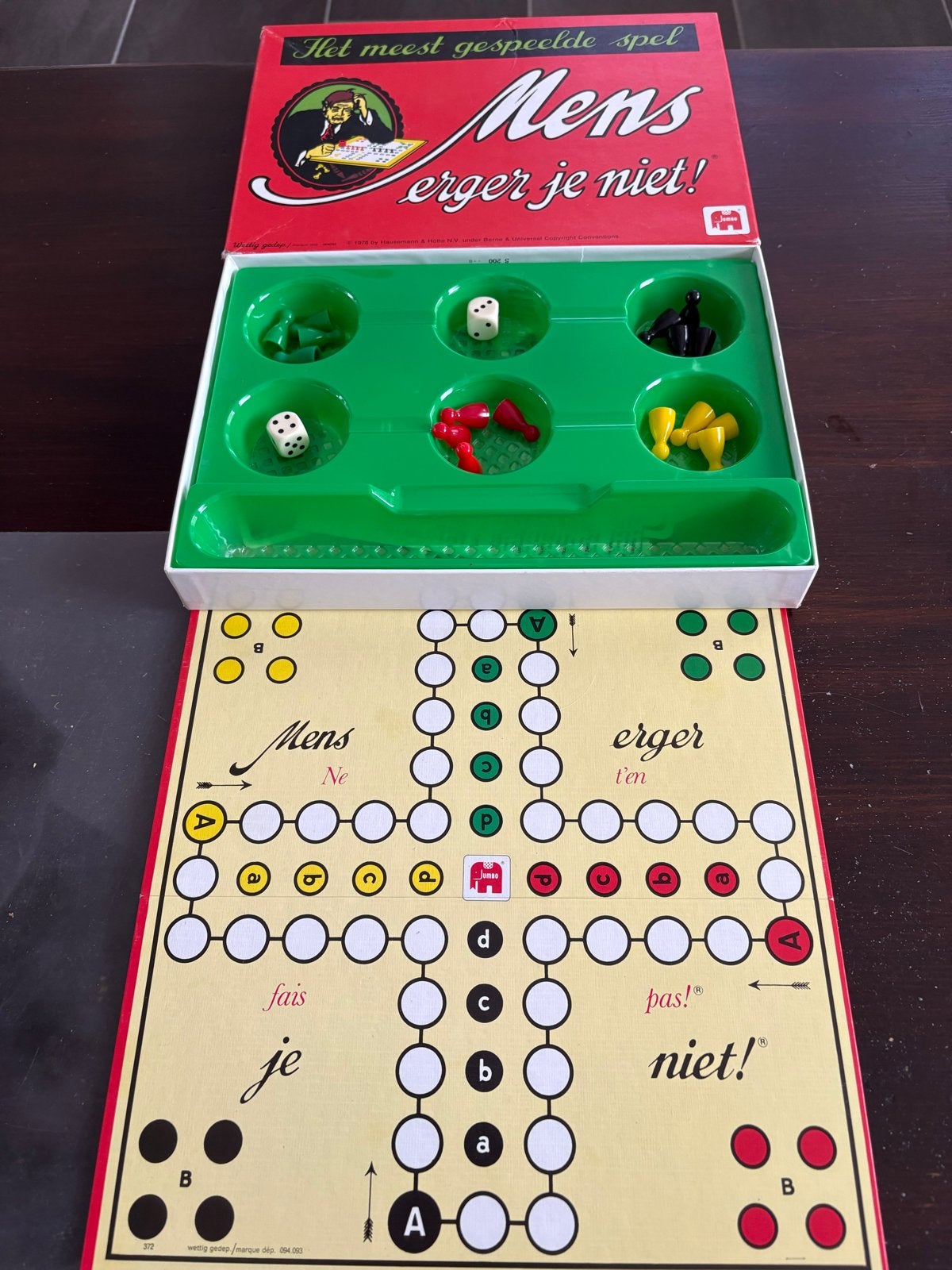 Mens erger je niet! - Klassiek bordspel van Jumbo, Drie of vier spelers, Ophalen of Verzenden, Gebruikt