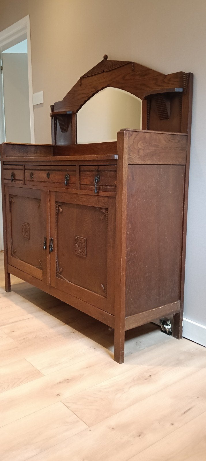 Antiek eiken dressoir / buffetkast met spiegel–Nieuwe Kunst, Antiek en Kunst, Antiek | Meubels | Kasten, Ophalen