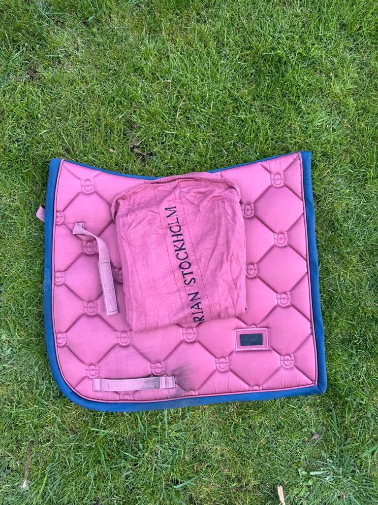 Dressuurdekje equestrian stockholm met bijpassend shirt, Dieren en Toebehoren, Ophalen of Verzenden, Zo goed als nieuw