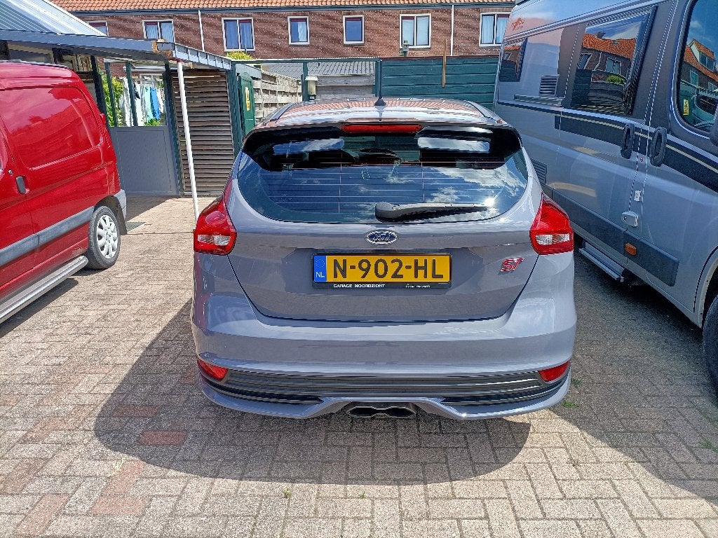 Foto 4 van Ford Focus 2.0 Nieuwe Apk