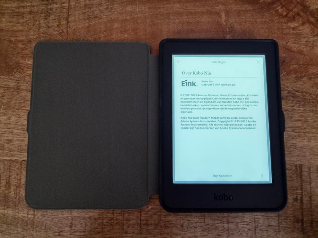 Kobo Nia met hoesje, Computers en Software, E-readers, Gebruikt, 8 GB, 6 inch of minder, Ophalen of Verzenden