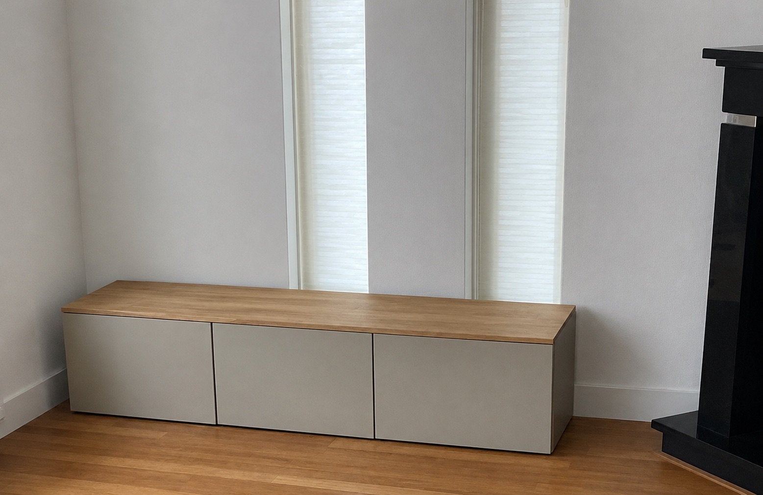 Besta meubel IKEA 1.80m lang met eikenhouten plank!, Ophalen, Zo goed als nieuw, 25 tot 50 cm, Minder dan 100 cm